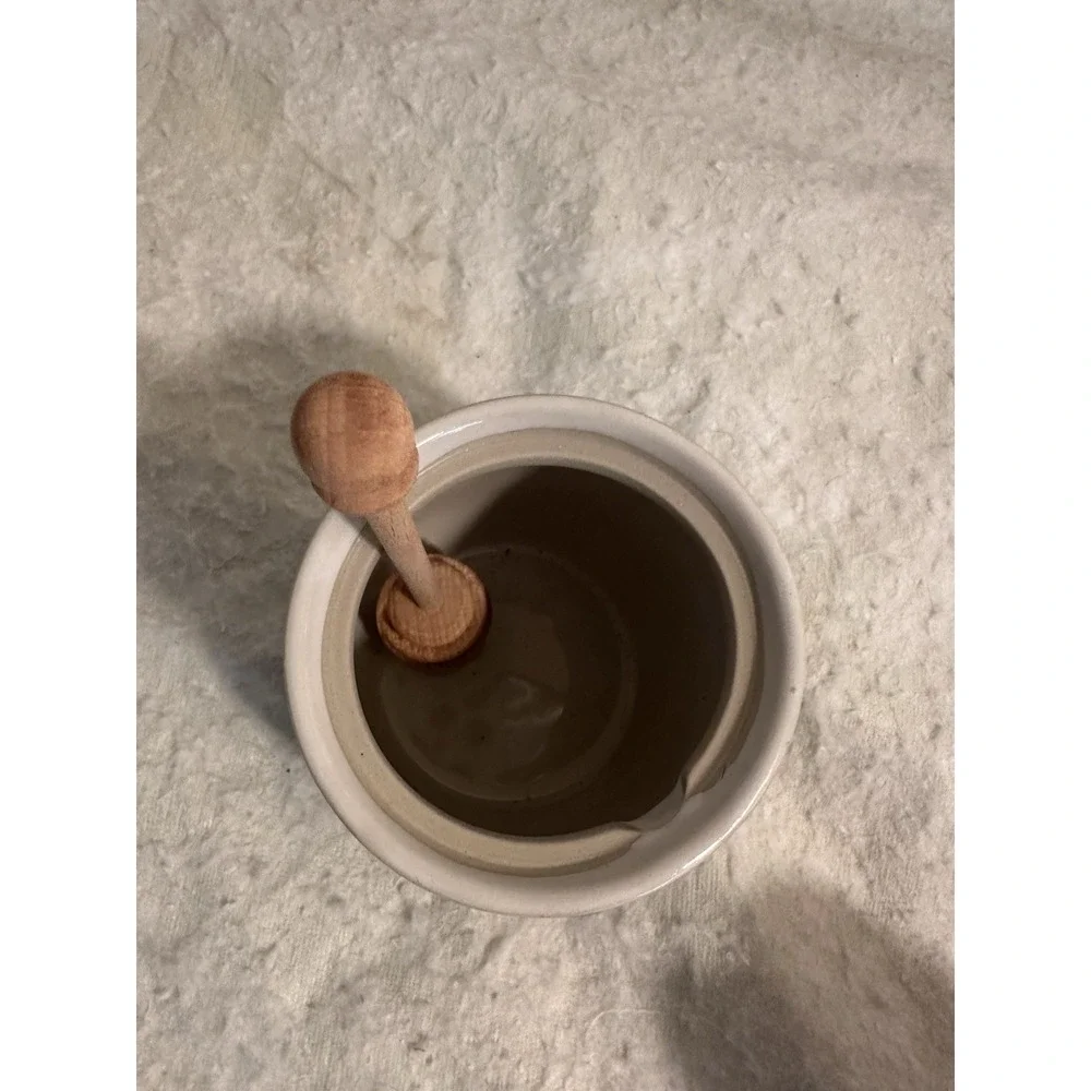 Cracker Barrel Oh Gussie! Honey Pot With Spoon Wand